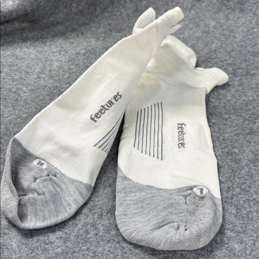 Feetures white grey Elite No Show Tab Socks Ultra Light socks